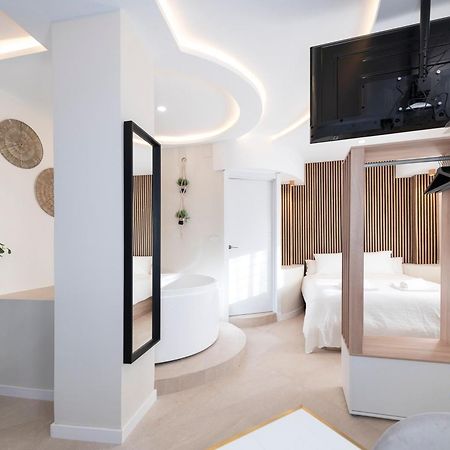 Апартаменты Malaga Boutique V.V Luxury Jacuzzy Экстерьер фото